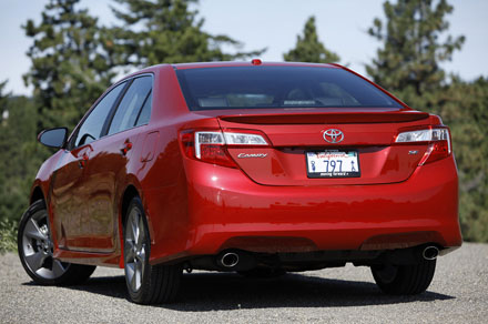 xe-toyota-camry-2015-3
