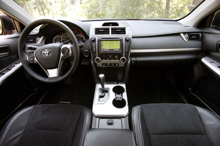 xe-toyota-camry-2015-5
