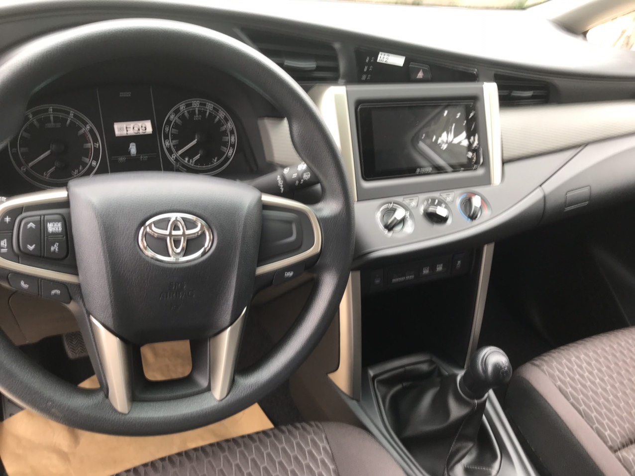 Toyota-innova-e-2021