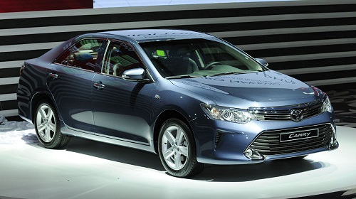 Toyota Camry 2015 chiếm ưu thế bằng động cơ mạnh mẽ vượt trội