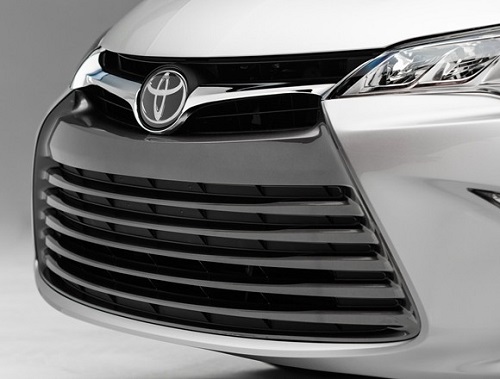 Đầu xe Toyota Camry 2015 sang trọng tinh tế