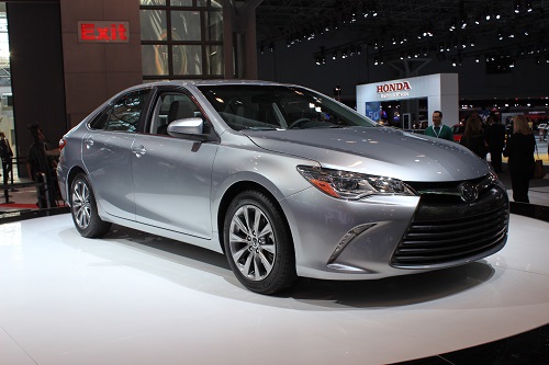 Toyota Camry 2015 dẫn lối thành công