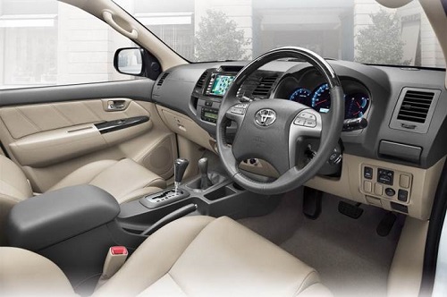Toyota Fortuner 2015 tiện nghi hấp dẫn