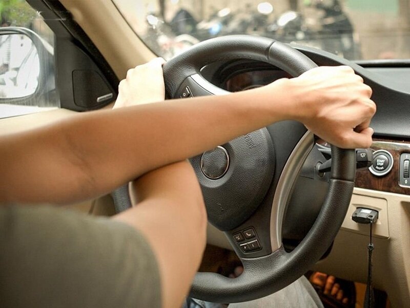 Cách đánh lái khi vào cua