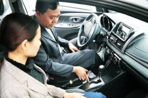 Hướng dẫn lái xe ô tô cho người mới