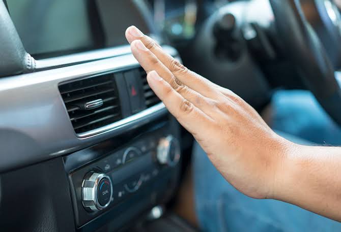 Dấu hiệu nhận biết điều hòa ô tô không mát